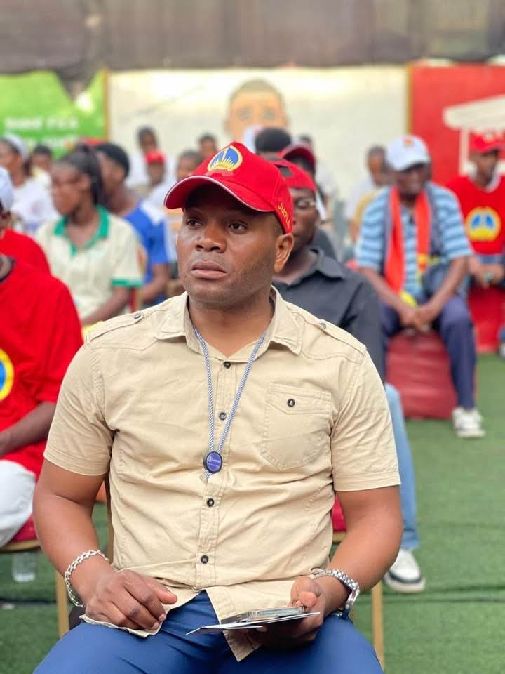 NOTA NEGATIVA DA SEMANA: ADMINISTRADOR DO MERCADO DOS KWANZAS CHAMADO DE INCOMPETENTE “NO COMBATE DO SURTO DE CÓLERA”