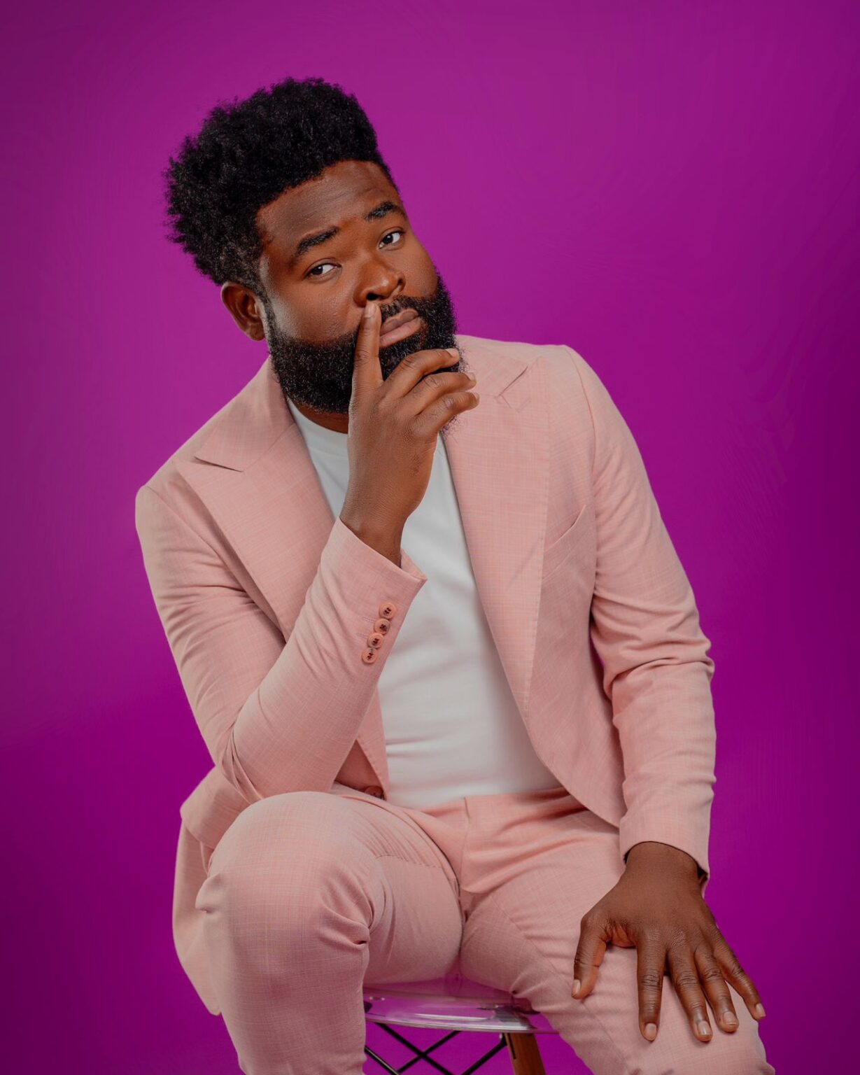 COMPOSITOR E EMPRESÁRIO SOCIAL BEM AMADO LANÇA HINO EM HOMENAGEM AOS HERÓIS DE 4 DE FEVEREIRO