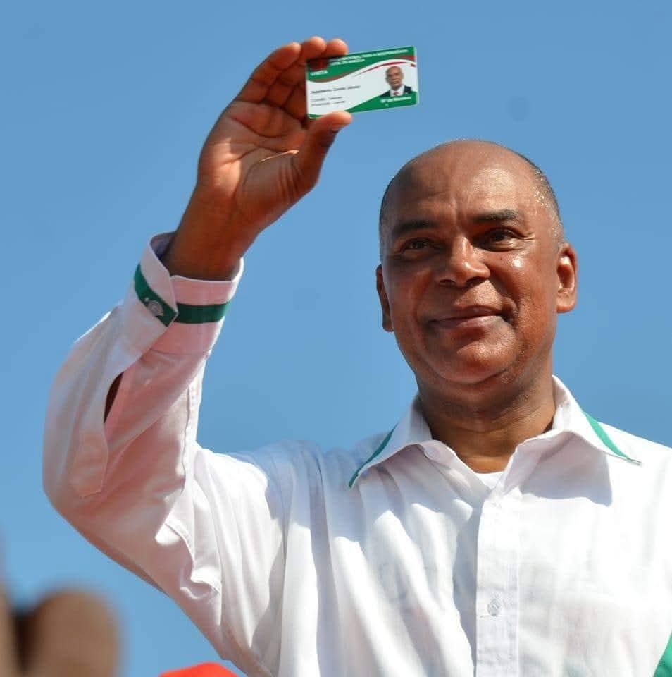 LÍDER DA UNITA OMITE BENEFÍCIOS RECEBIDOS EM NOME DA ASSEMBLEIA NACIONAL