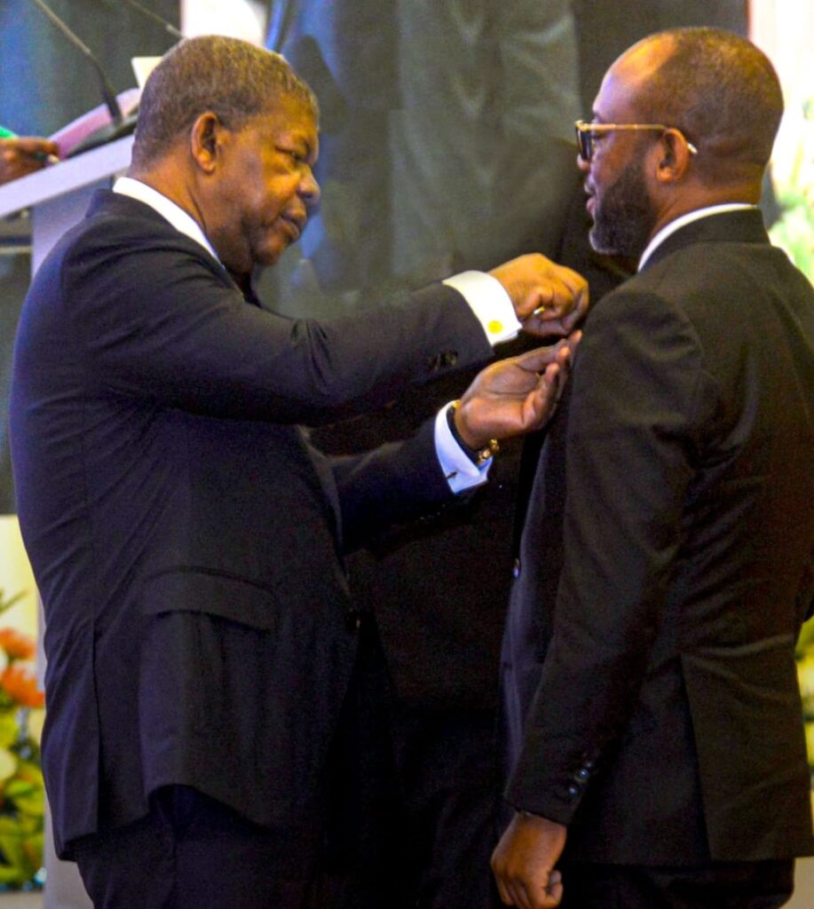 PRESIDENTE DA UNIÃO DOS ESTUDANTES DE TODA ÁFRICA FELICITA PRESIDENTE DA OPAIA