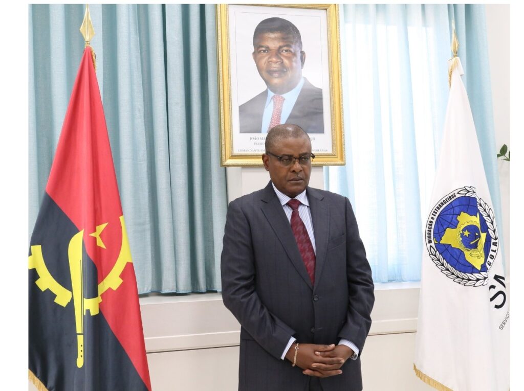 SME ESTÁ DE CÓCORAS: LIBANESES DENUNCIAM 13 MILHÕES DE KWANZAS PARA RENOVAÇÃO DE VISTOS