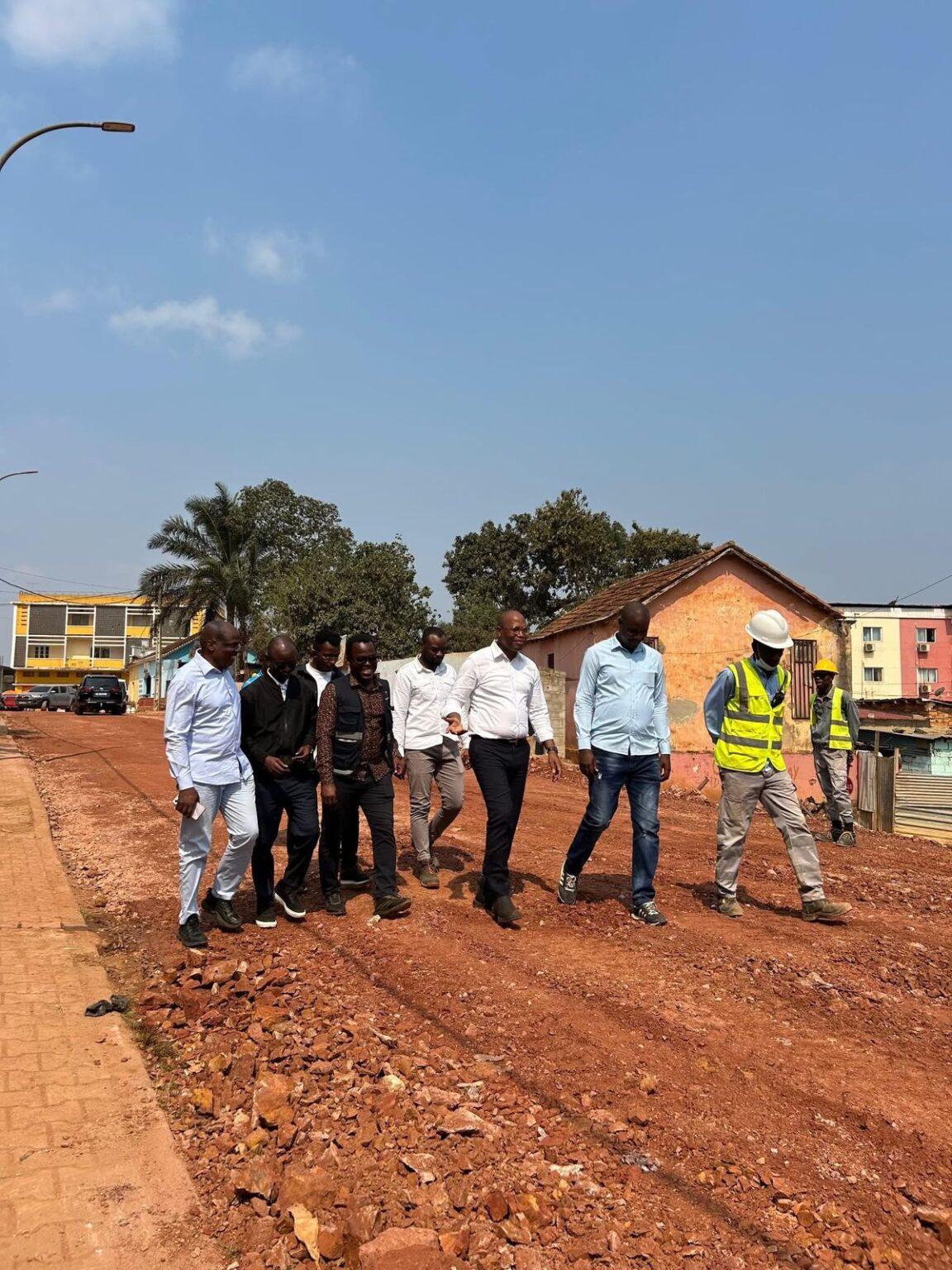 GOVERNO DO KWANZA NORTE MELHORA VIAS DE COMUNICAÇÃO E LIMPEZA DE VALAS EM N’DALATANDO