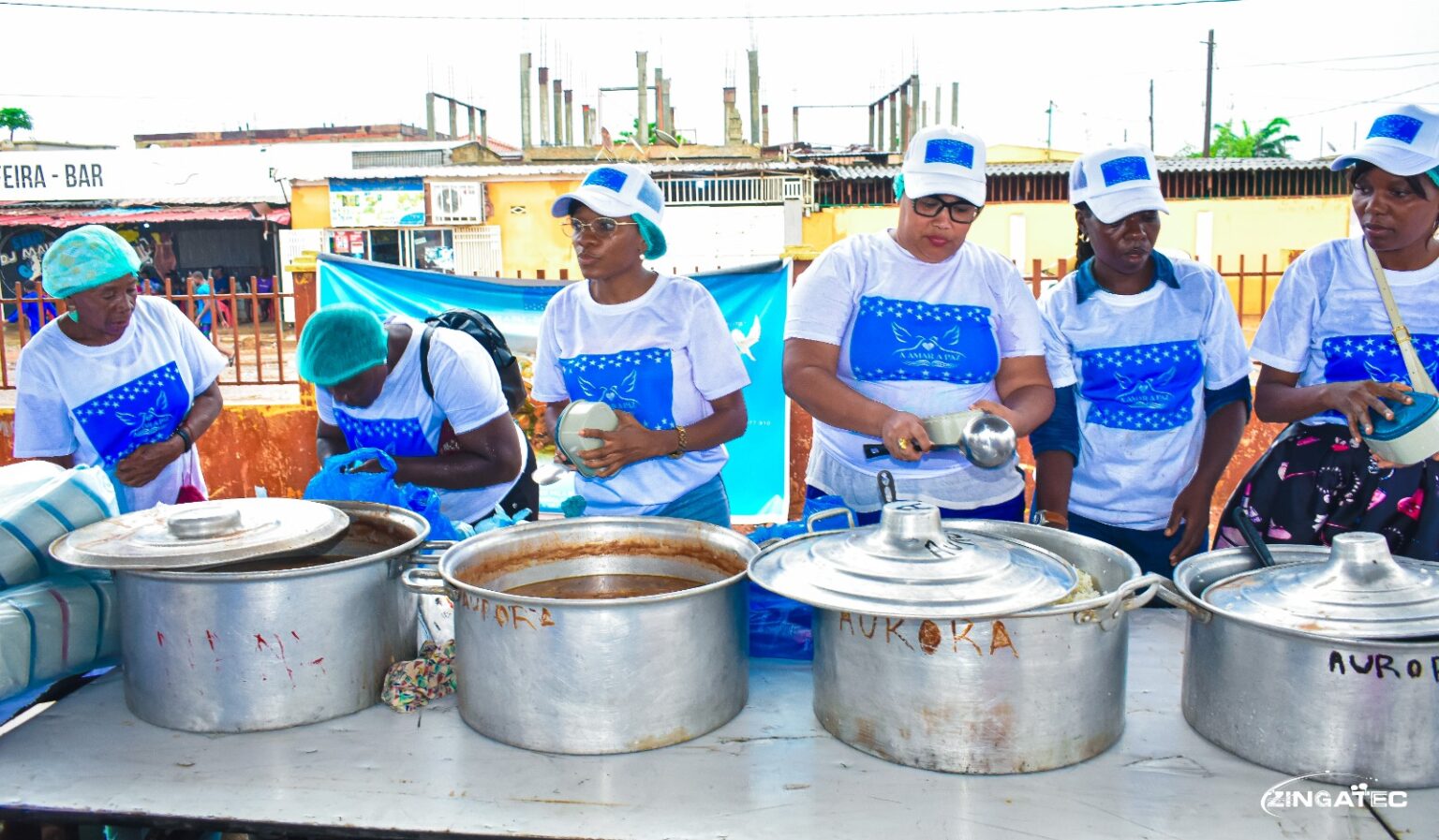 CHUVA NÃO PARA A SOLIDARIEDADE: ASSOCIAÇÃO AMAR A PAZ LEVA ESPERANÇA E COMIDA AS FAMÍLIAS DO KILAMBA KIAXI